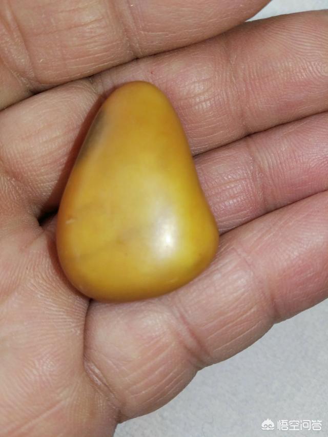 和田玉表面有麻点小坑正常吗,和田玉皮色是如何产生的？