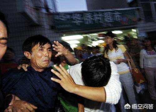 何庆魁:小品《卖拐》、《卖车》的作者何庆魁，遭遇人生坎坷之后过的怎样