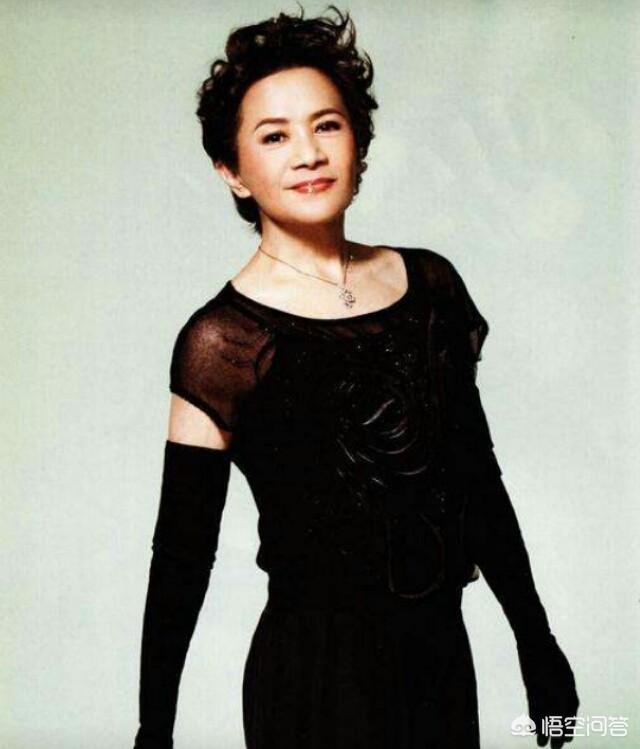 如何评价叶德娴的演技？