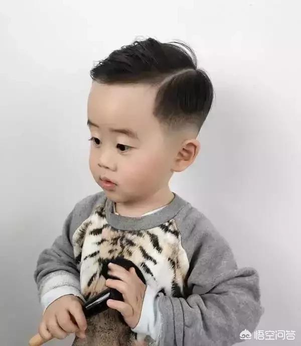 头条问答 三四岁男孩剪什么发型比较好看 4个回答