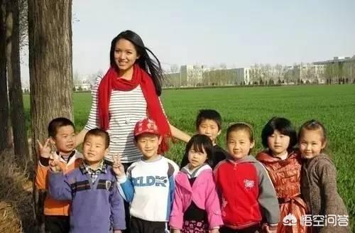 张梓琳腋下现疤痕:如何评价张梓琳在国内的地位？在娱乐圈呢？
