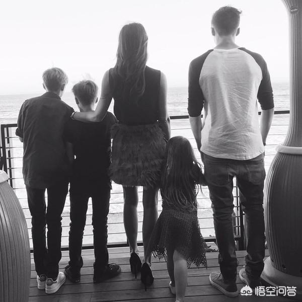 贝克汉姆老婆叫什么:维多利亚·贝克汉姆为什么不爱笑