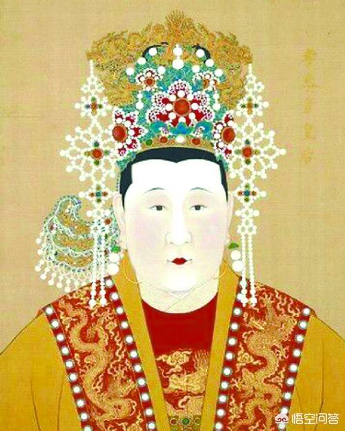 秦始皇没有立皇后,儿子胡亥是贵妃所生,叫胡姬.