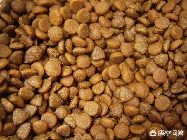 福摩和维采狗粮哪个好:在肉量和蔬菜充足的情况下，选什么狗粮好？