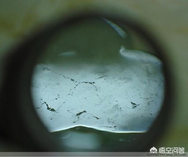 怎么辨别是不是天然翡翠,怎样分辨翡翠、和田玉是否天然无假？