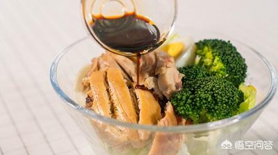 减肥鸡胸肉怎么做，减肥期间可以吃的鸡肉沙拉该怎么做