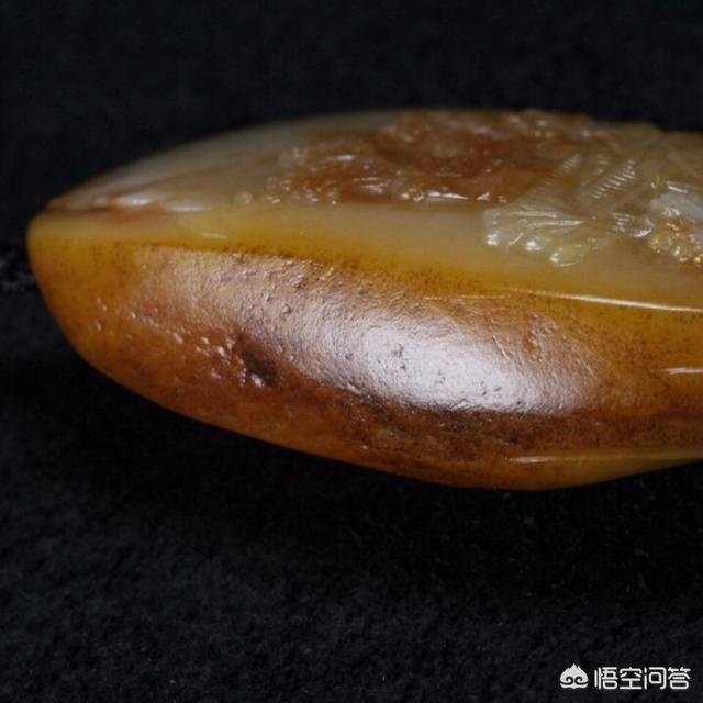 气质高贵的白冠噪鹛:如何区分和田玉黄皮籽料、黄沁籽料和黄玉籽料？
