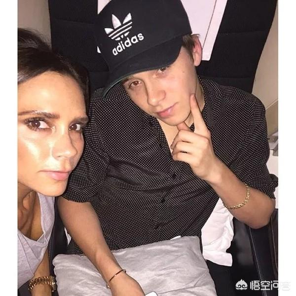 贝克汉姆老婆叫什么:维多利亚·贝克汉姆为什么不爱笑