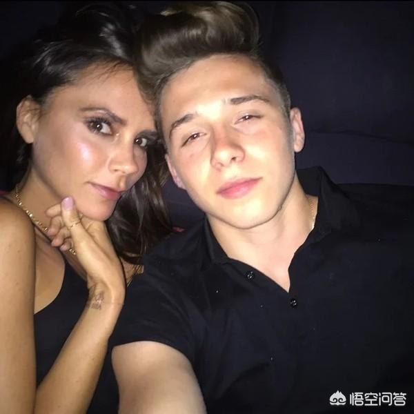 贝克汉姆老婆叫什么:维多利亚·贝克汉姆为什么不爱笑