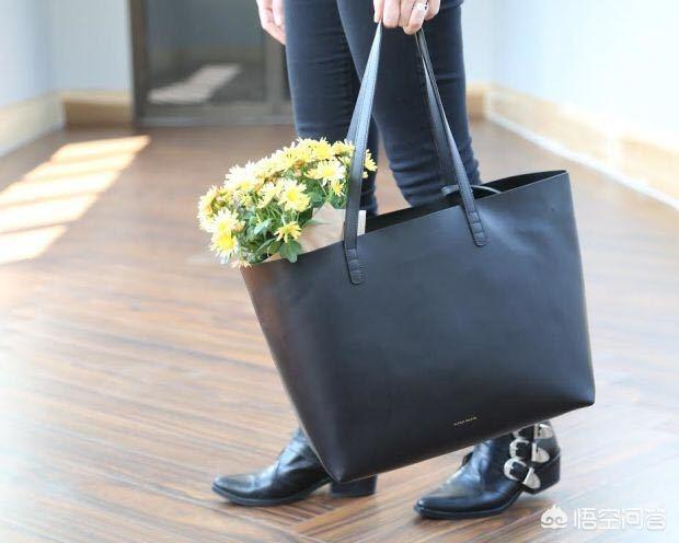 包包mink是什么颜色:哪些款式的包包最百搭、一年365天都能背？