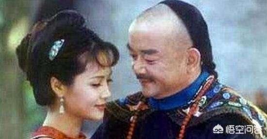和珅、刘墉、纪晓岚谁的官职最大,为何一个称臣一个要称奴才？