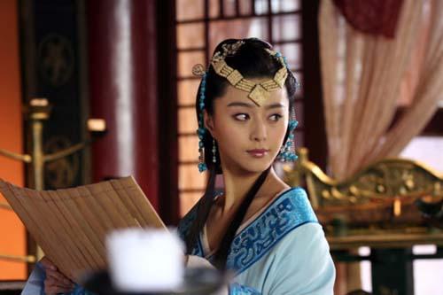 据传说妲己死后,九尾狐跑到了日本,成了玉藻前,所以妲己和玉藻前是同一只狐狸吗？