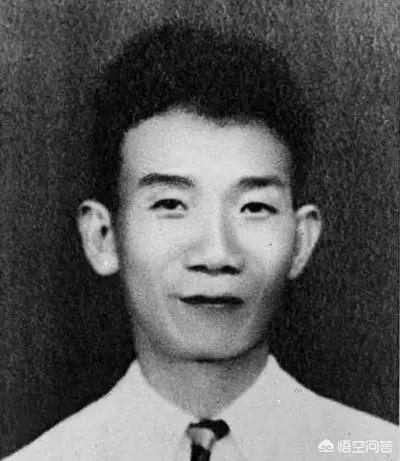 郁达夫简介:沈从文先生只有小学学历，却能成为大师，你怎么看？