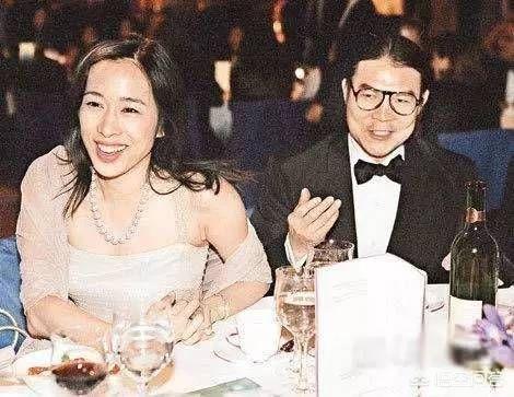 朱玲玲面相:如何看待郭晶晶的婆婆，最美港姐朱玲玲和她的那些翡翠？