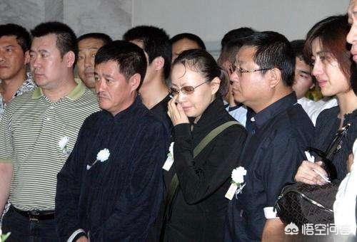 何庆魁:小品《卖拐》、《卖车》的作者何庆魁，遭遇人生坎坷之后过的怎样