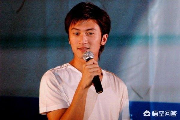 王菲和前任老公是谁:49岁的王菲和38岁的谢霆锋，你把祝福送给谁？