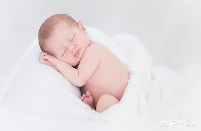 婴儿母乳乳糖不耐受的症状表现:3个多月大的宝宝出现乳糖不耐受怎么办呀，需要注意什么嘛？