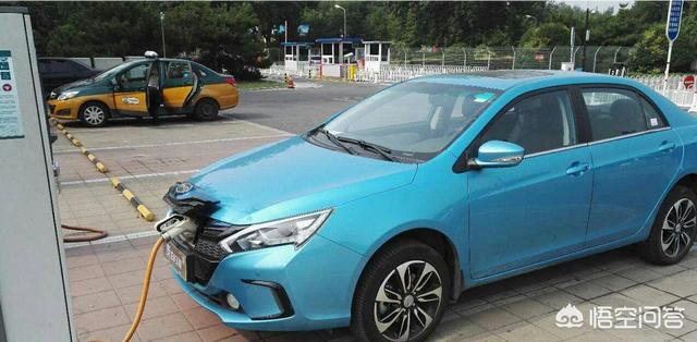 新能源汽车哪家强，现在中国新能源汽车电池技术哪家最强呢