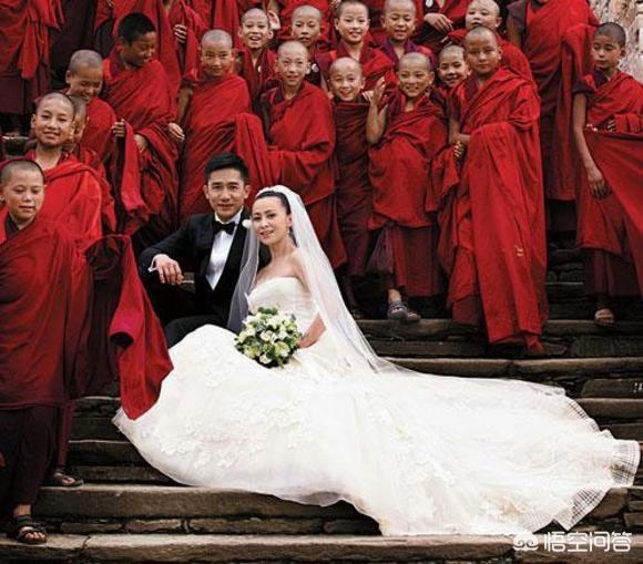 朱军老婆谭梅:朱军在老婆大风中起舞似少女太撩人，朱军赋闲在家老婆不介意吗？