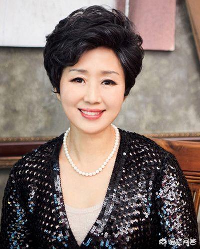 头条问答 60岁左右的妇女适合什么样的发型 56个回答