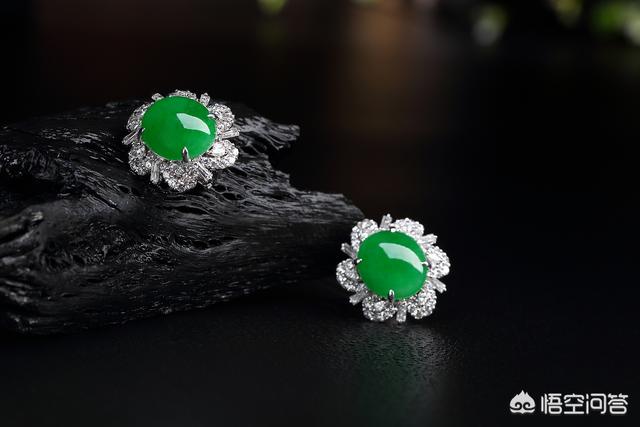 怎么看是不是真的翡翠,请问什么样的翡翠真的翡翠呢？