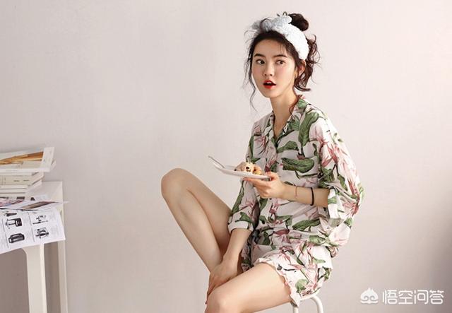 冯绍峰穿蕾丝睡裙:你有跟老师谈过恋爱吗，有何经历？