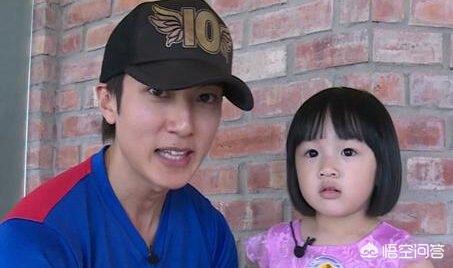 朱军老婆谭梅:朱军在老婆大风中起舞似少女太撩人，朱军赋闲在家老婆不介意吗？