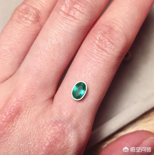 祖母绿照片,祖母绿为什么叫“祖母”绿？