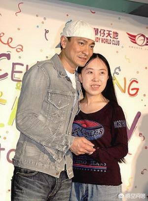 伍娇近况:11年前狂追刘德华致父跳海身亡的杨丽娟现在过的怎样了