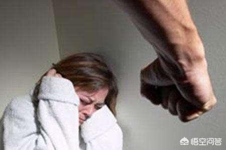 张培萌妻子称被家暴:男子婚内强奸老婆和家暴有何区别？