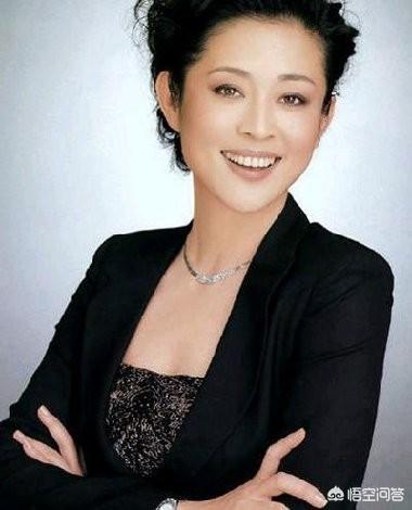 董卿赵忠祥:董卿和倪萍你更喜欢谁的主持风格