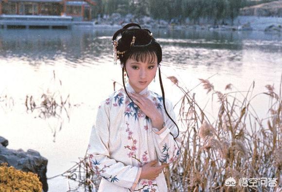 寂寞宫廷春欲晚:“寂寞空庭春欲晚，梨花满地不开门”这两句诗好在哪里？