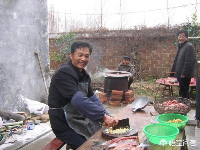 排泄物:飞机上的粪便排到哪里了？是如何被清理的？