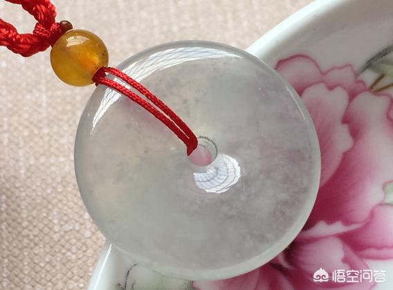 平安扣一般都多少价位,花900元买的翡翠平安扣，不知道贵不贵？