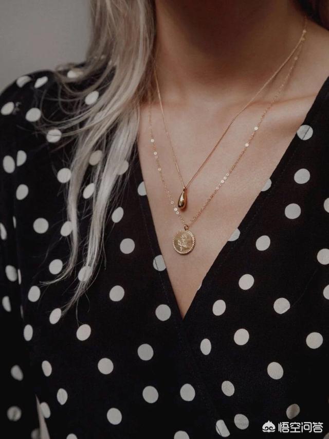 时尚黄金手镯,怎样把黄金首饰戴出时尚的感觉？