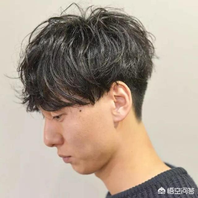 男生发质硬,两边炸,留什么发型合适