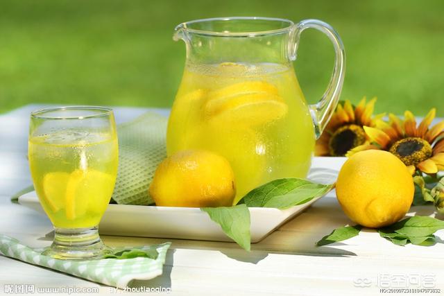 柠檬水的功效与作用，泡茶柠檬片的作用是什么？
