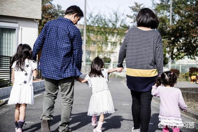 头条问答 你是否赞同日本议员提出的 孩子应该由妈妈带 这个观点 11个回答