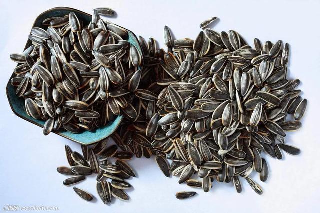 头条问答 老年人吃葵花籽有哪些好处 营养百事通的回答 0赞