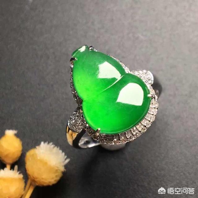 玉镯建议买冰种还是冰糯种,翡翠糯冰与冰糯的区别是什么？