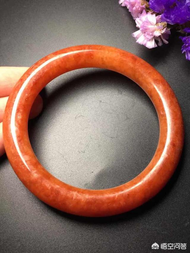 玉镯建议买冰种还是冰糯种,翡翠糯冰与冰糯的区别是什么？