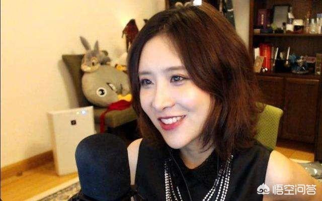 冯提莫含吊图:如何看待陈一发回应冯提莫离婚事件，众多主播纷纷站队陈一发