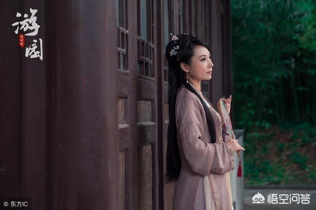 寂寞宫廷春欲晚:“寂寞空庭春欲晚，梨花满地不开门”这两句诗好在哪里？