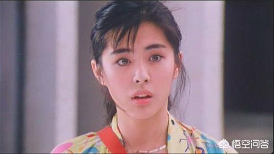 郑希怡图片:从妆容和穿搭上来说，如何做一个港风复古的小姐姐
