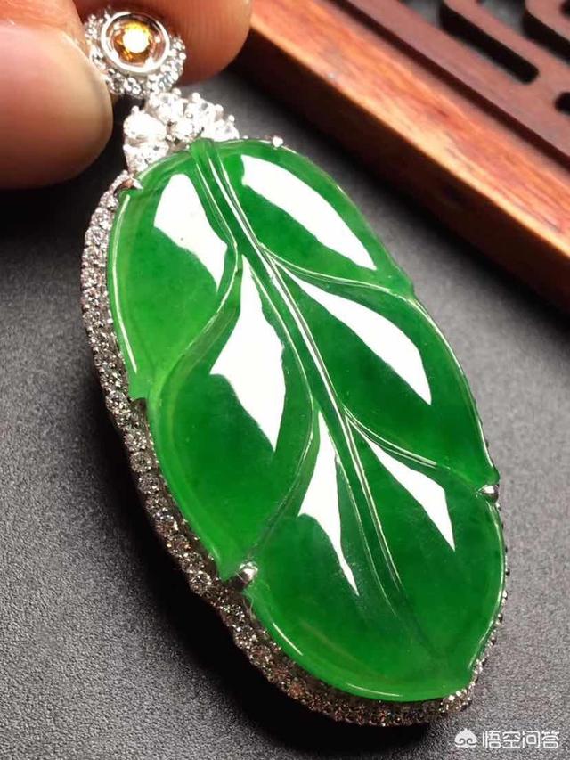 玉镯建议买冰种还是冰糯种,翡翠糯冰与冰糯的区别是什么？