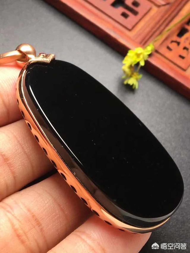 玉镯建议买冰种还是冰糯种,翡翠糯冰与冰糯的区别是什么？