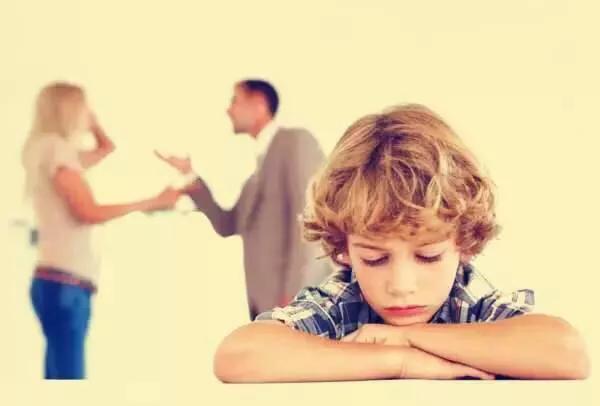 孩子性格脾气不好怎么办:孩子耍脾气，家长应该怎样做？