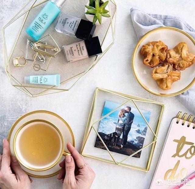 客厅摆件摆什么好,客厅放什么摆件显得有品味？