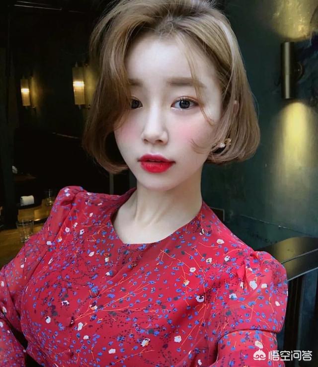 绝大多数人染了颜色都会显年轻,除非你选错了颜色.