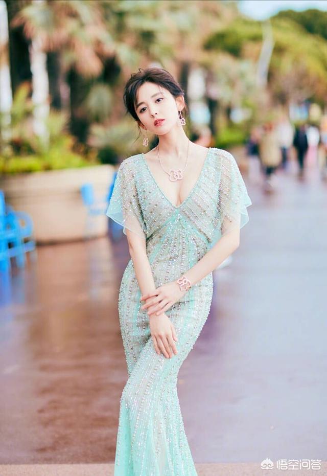 娜娜娜扎侧脸对比:古力娜扎和热巴都拥有一样的高颜值，为何二人发展如此不同？